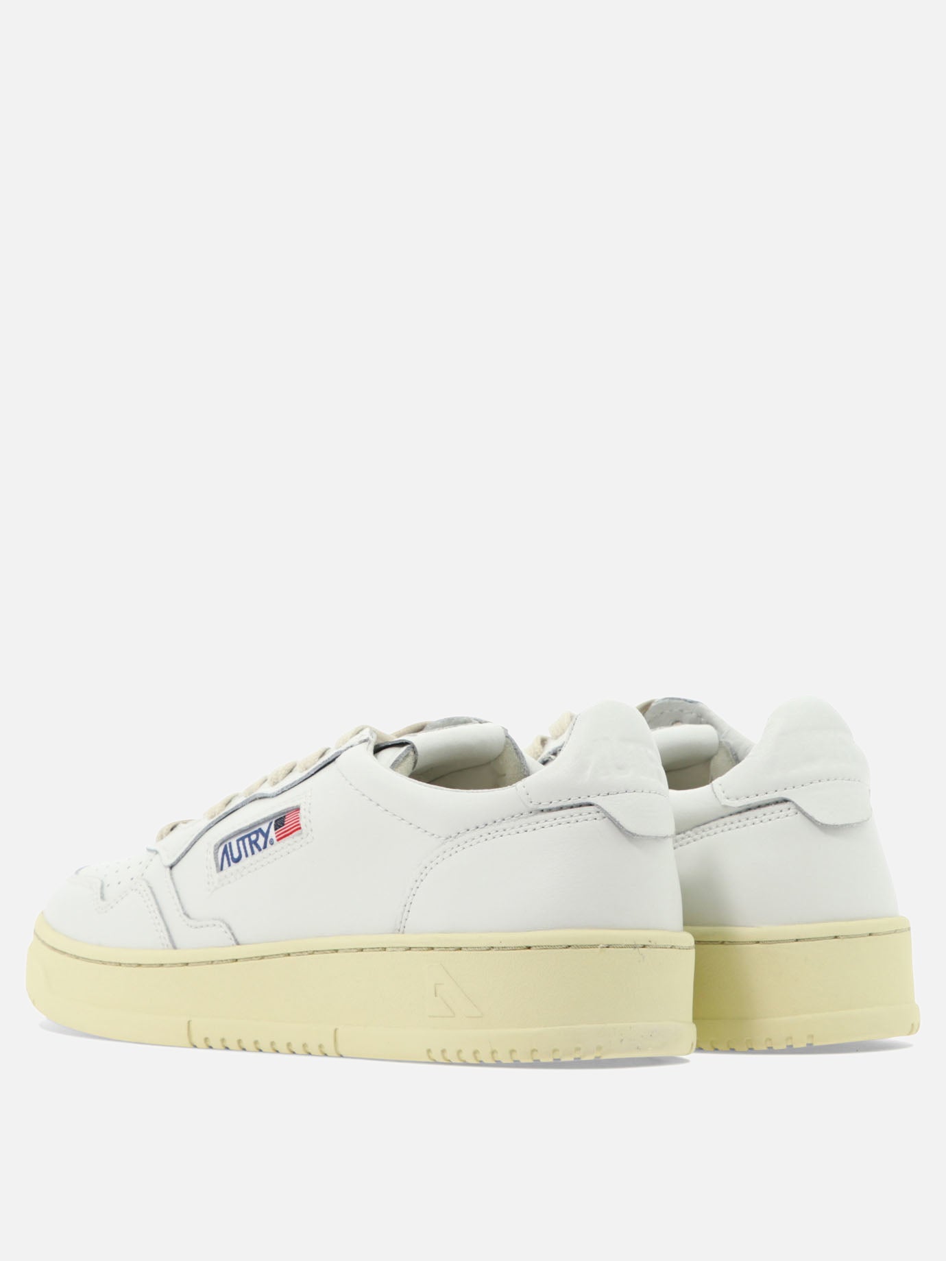 Autry "Medalist Low" sneakers White