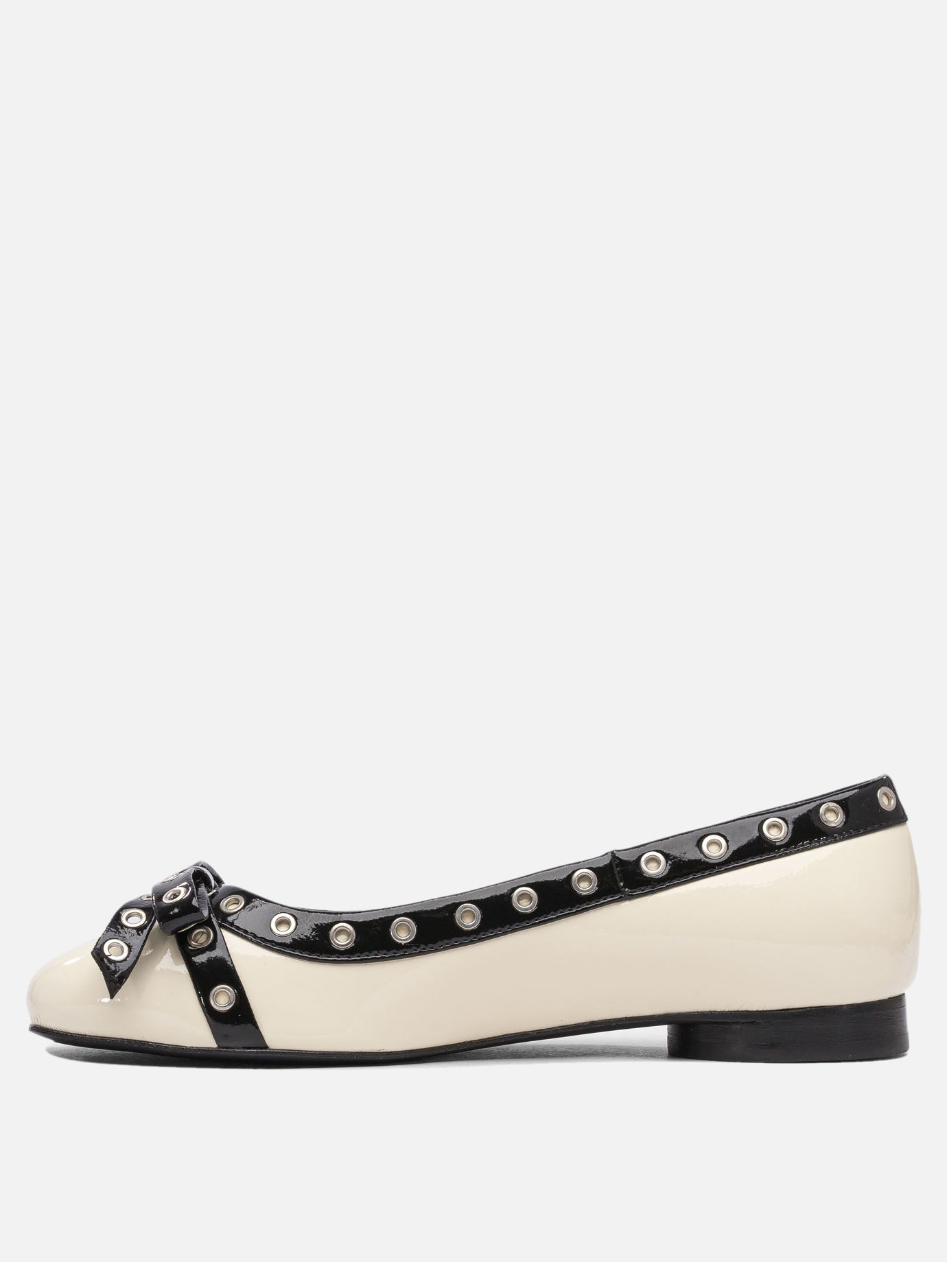 Eyelet bow ballet flats