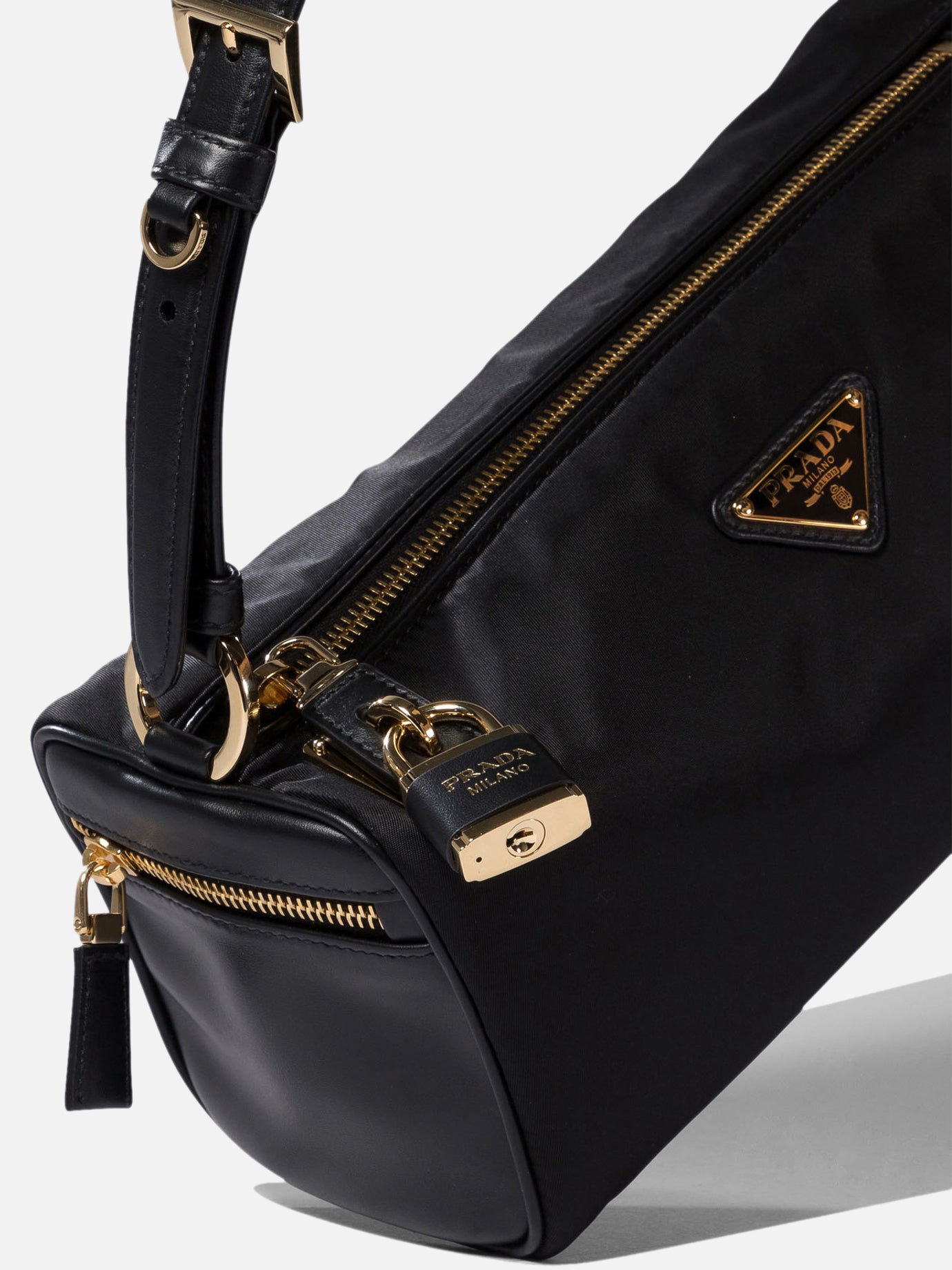 Small bags 100% recycled poliamyde  Black - Prada Women | PDP | VIETTI Online Store | thumbnail_4