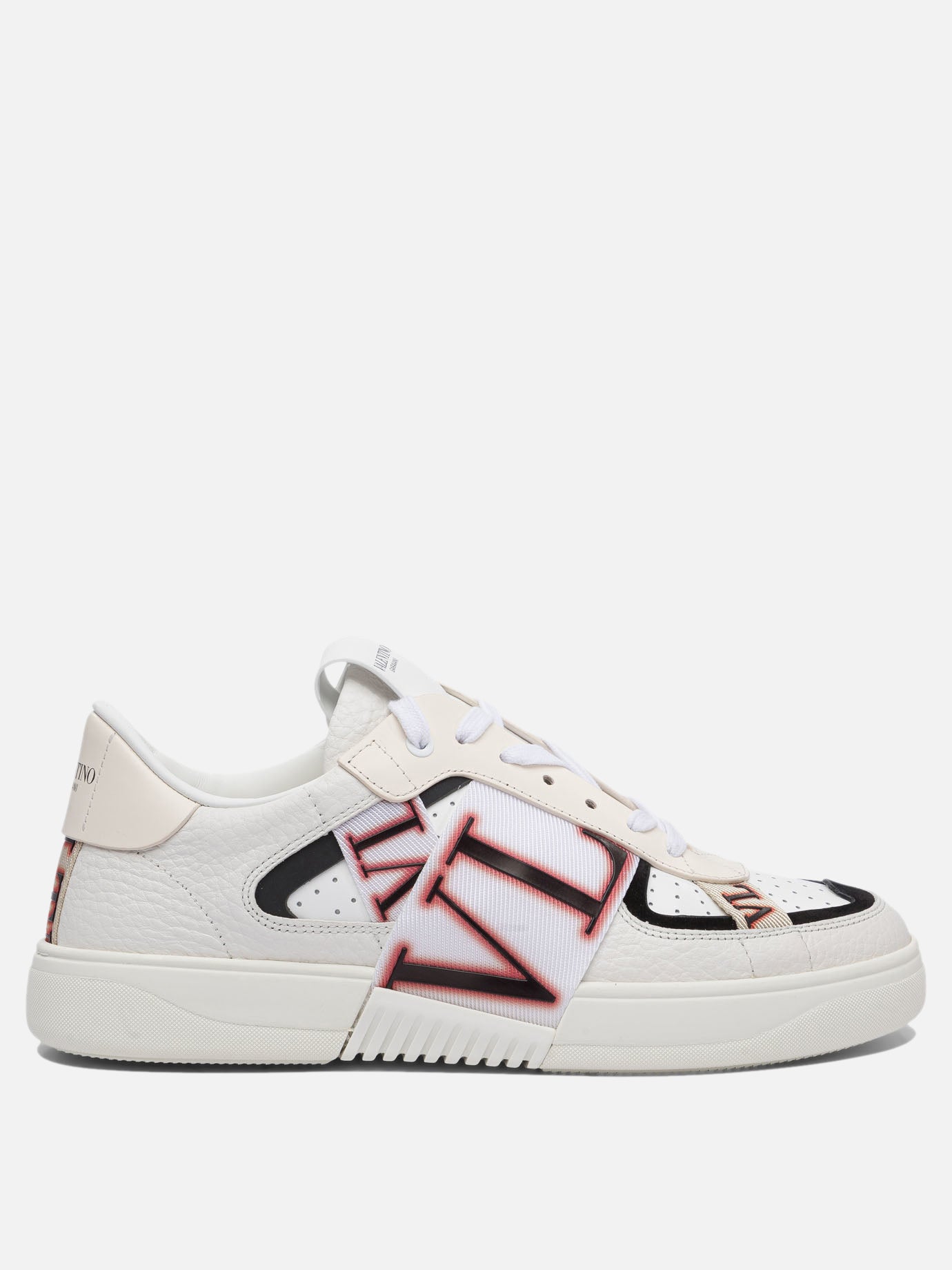 Low top sneakers 100% leather - 100% rubber  White - Valentino Garavani Men | PDP | VIETTI Online Store | thumbnail