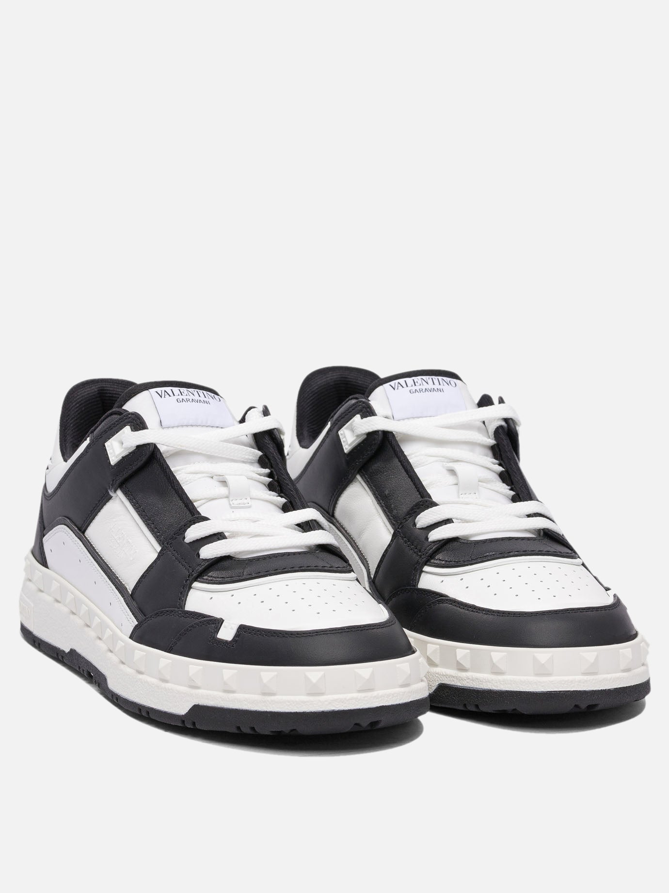 Low top sneakers 100% leather - 100% rubber  Black - Valentino Garavani Men | PDP | VIETTI Online Store | thumbnail_2