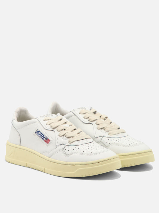 Low top sneakers 100% cow leather - 100% rubber  White - Autry Women | PLP | VIETTI Online Store | 2
