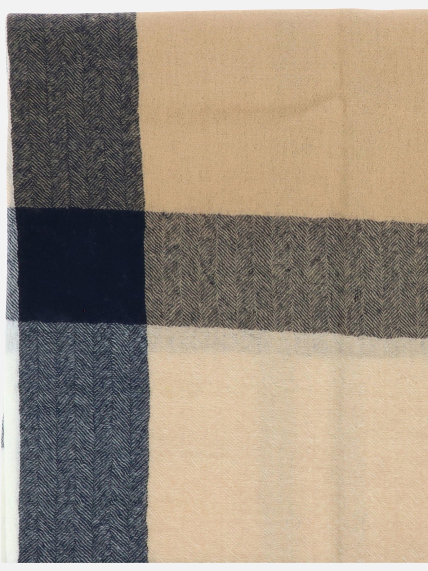 Classic scarves 100% wool  Beige - Barbour Women | PDP | VIETTI Online Store | Zoom-Modal_2
