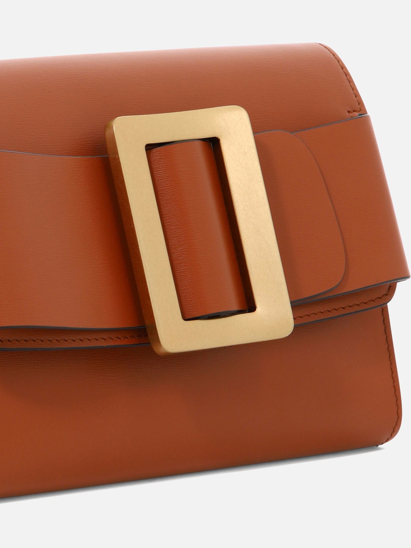 "Buckle" clutch