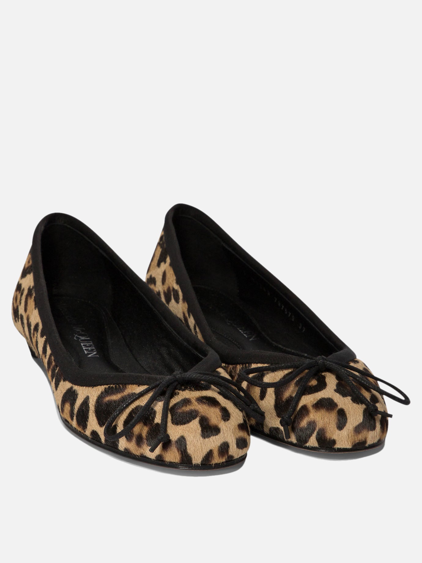 "Armadillo" ballet flats