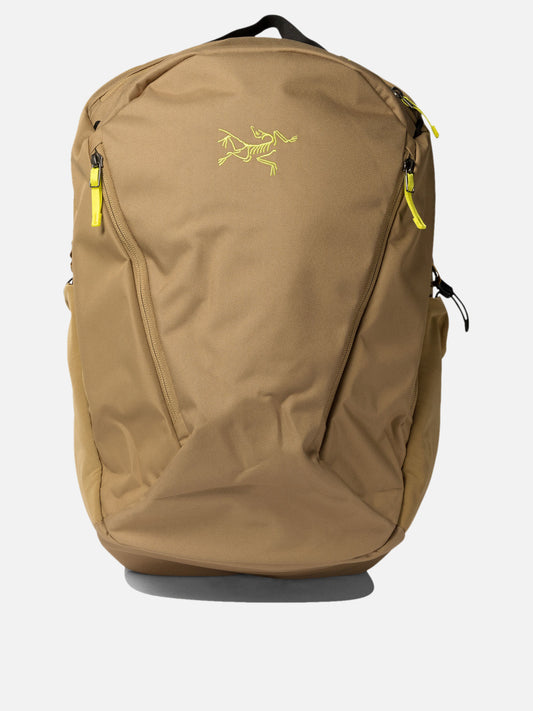 Arc'teryx "Mantis 26" backpack Beige