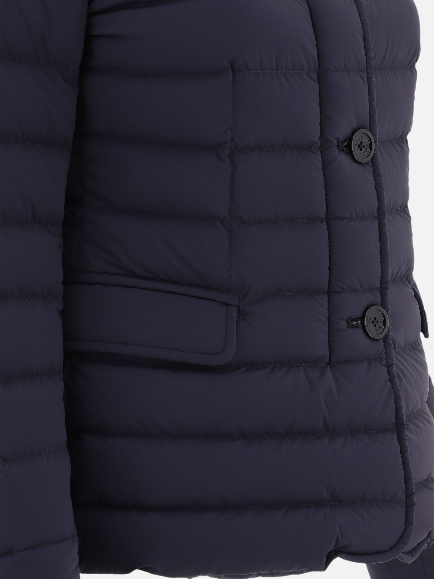 Foldable down jacket