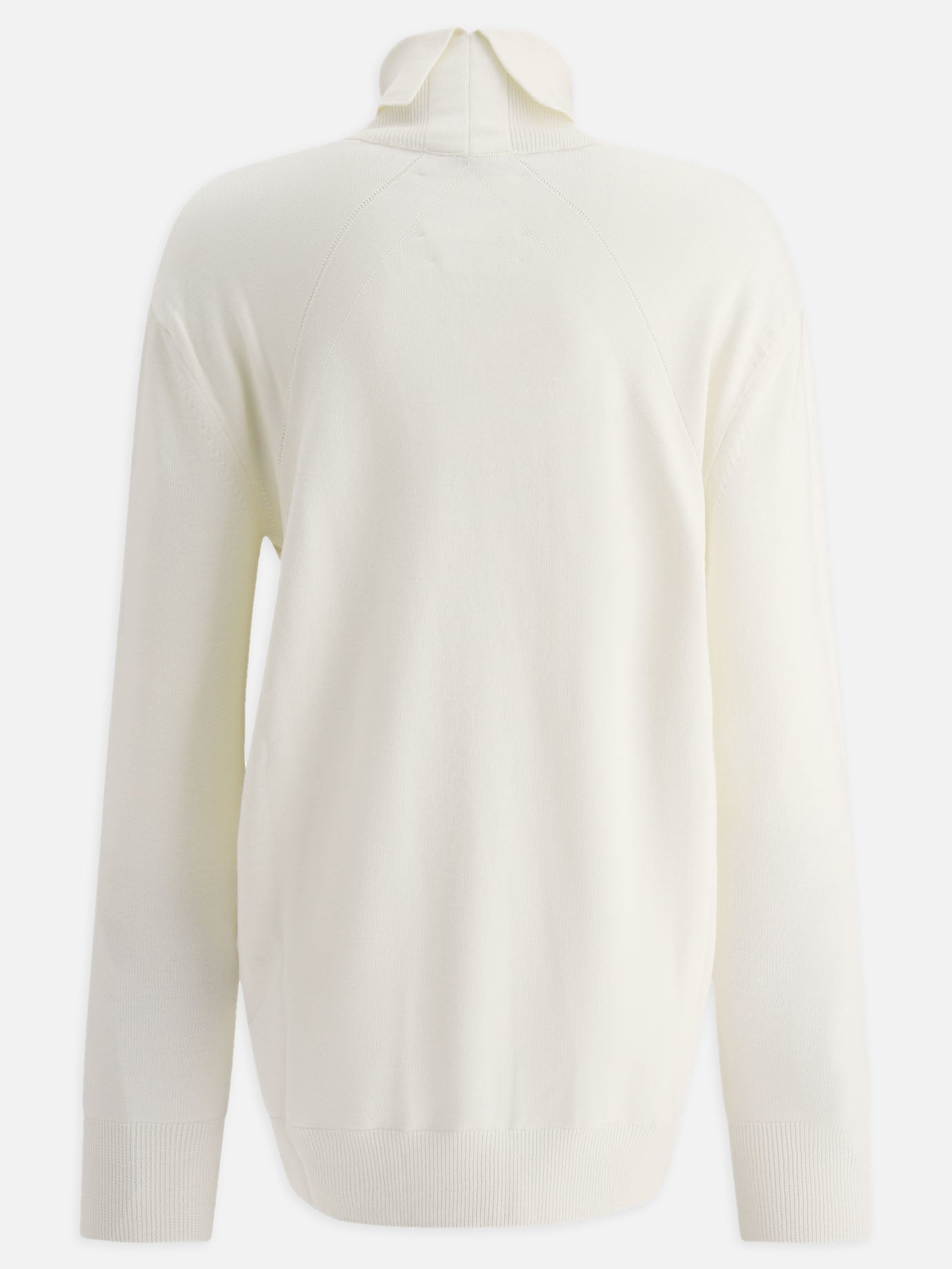 Lighweight turtleneck sweater