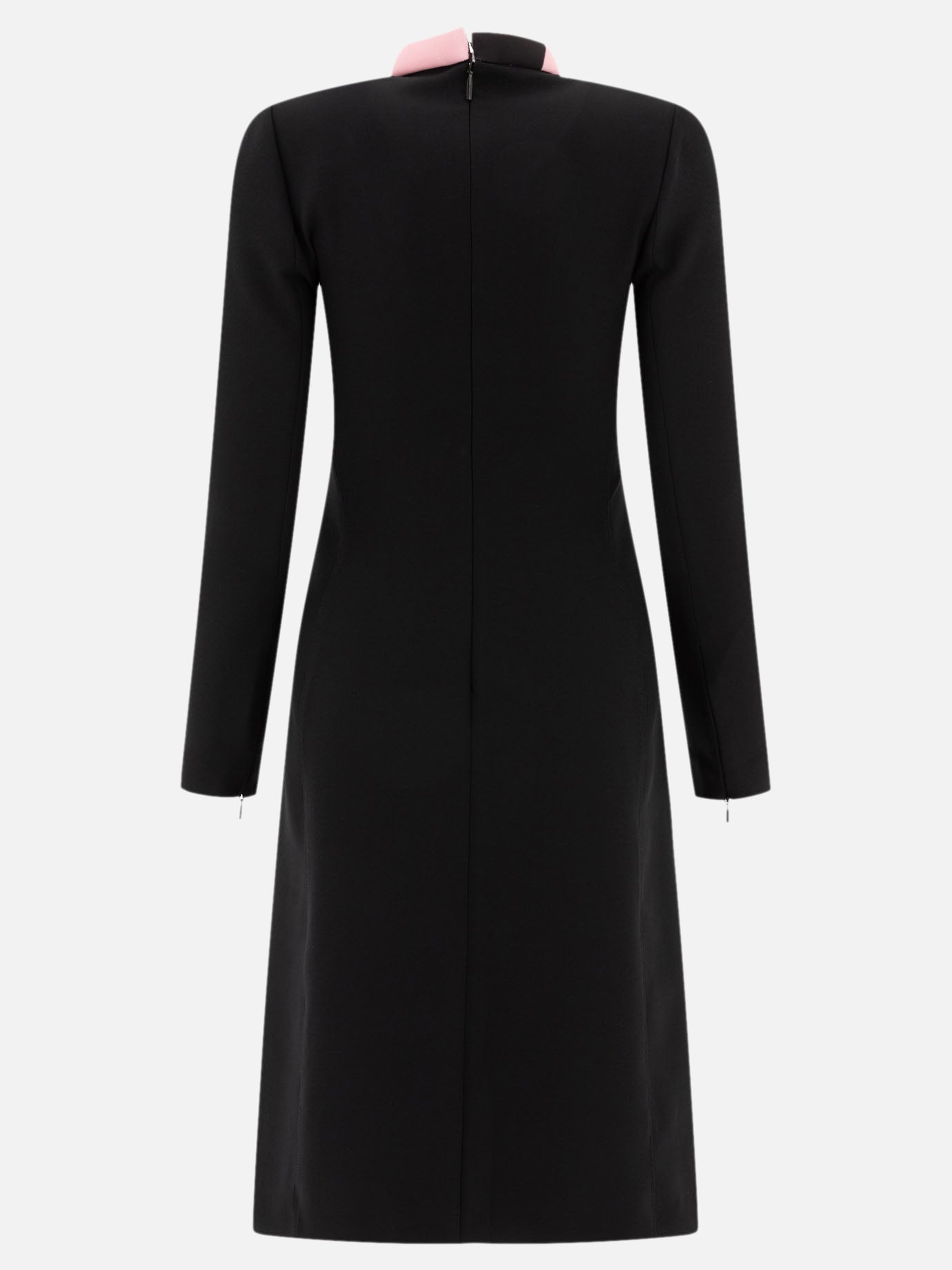 Dress with contrasting collar