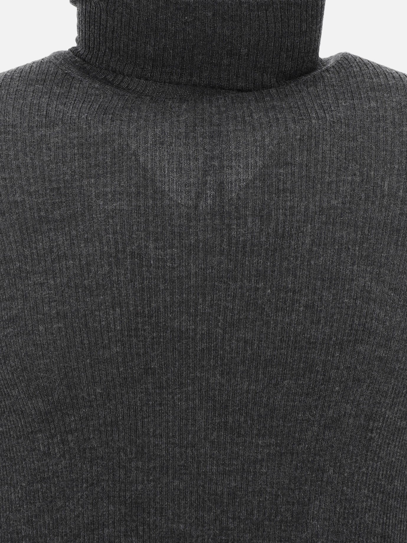 RIbbed turtleneck sweater