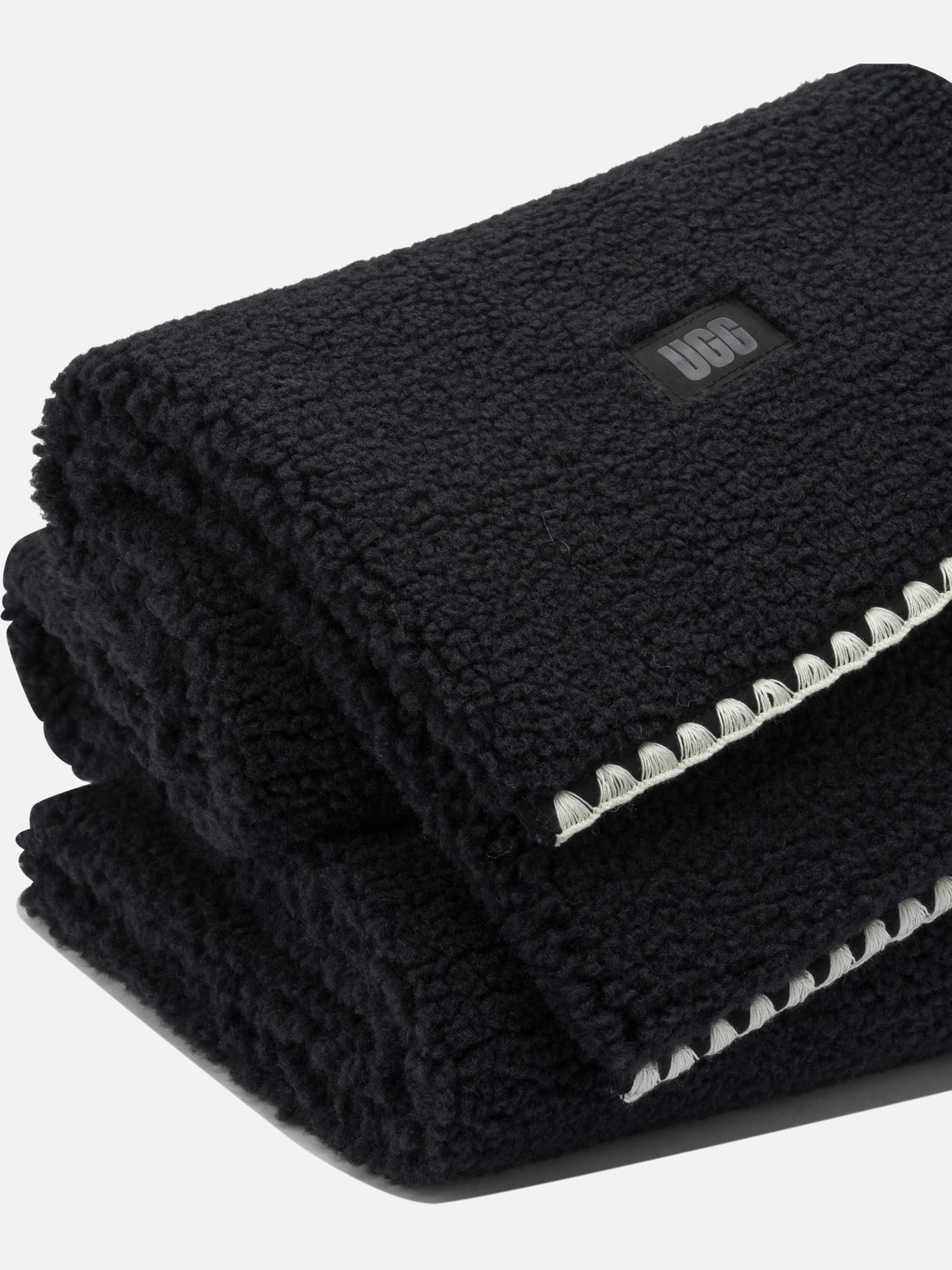 Classic scarves 100% polyester  Black - Ugg Women | PDP | VIETTI Online Store | thumbnail_2